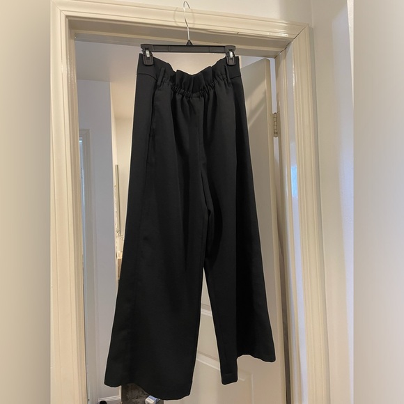Aritzia | Wilfred Black Paper Bag Waist Trouser, Size 6 (M) - Picture 6 of 6